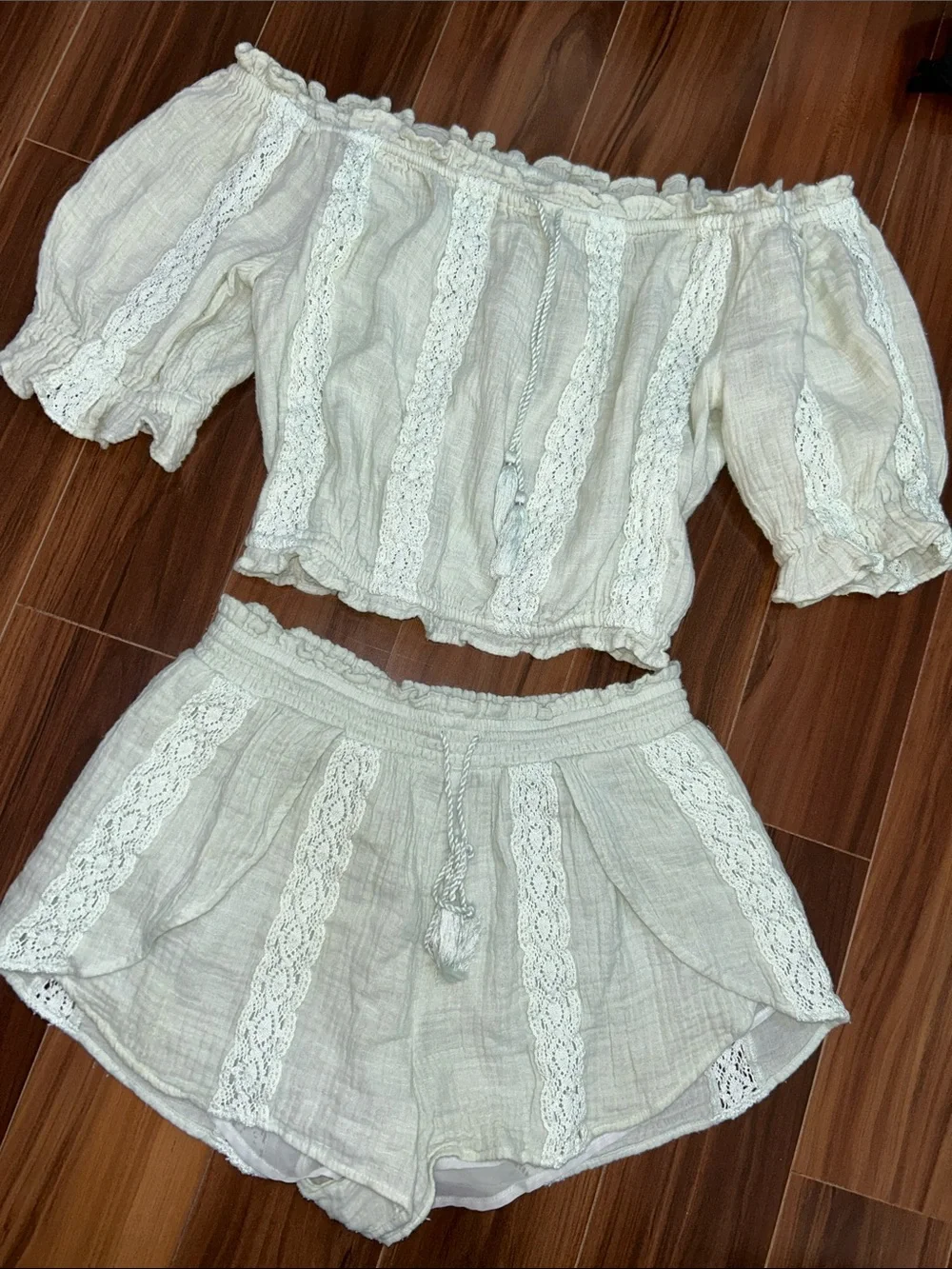 Medium / XL American Eagle 100% cotton matching green set
